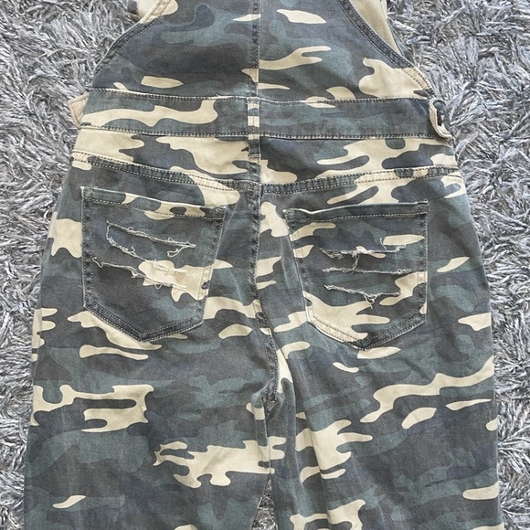 Forever 21 camo overall size small - Picture 12 of 13